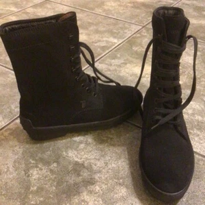 Tod’s Stivaletto Damen Gomimini, schwarz, Wildleder Schnürstiefel Kampfstiefel Gr. 5,5 - Bild 1 von 10