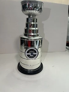 Vancouver Canucks 13.5” Replica Stanley Cup Coin Bank - Bild 1 von 8