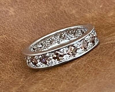 Elegante Anillo Banda de Eternidad Esterlina Circonita Cúbica Chocolate y Blanco Talla 7.25 Foto 1 de 4