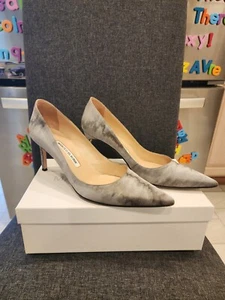 👠 MANOLO BLAHNIK Lisa Pump Suede Stiletto 39 70mm Heel *RARE PATTERN* 👠 - Picture 1 of 6