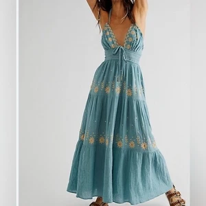 Neu mit Etikett Free People Real Love Maxikleid nebelblau bestickt Neckholder Boho XS - Bild 1 von 12