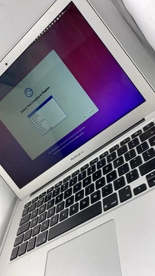 MacBook Air 13 inch Intel Core i5 1.8Ghz 2017 8GB RAM 256GB SSD A1466 Grad B UK - Image 1 of 4