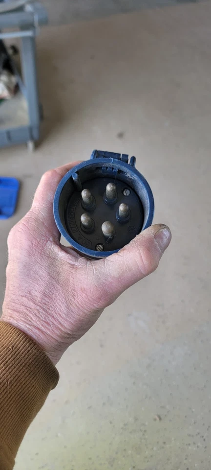 NEW Woodhead Y560PF 1301500284 Exposition Pin & Sleeve Plug 60A 277/480VAC 4P 5W - Image 1 of 4