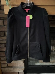 Neu mit Etikett Lilly Pulitzer schwarze HAIR FLEECE JACKE mit Reißverschluss Rüschen Taschen Größe Small - Bild 1 von 5
