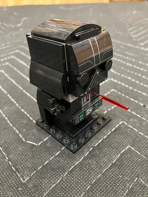 LEGO Star Wars Brickheadz 41619 Darth Vader (100% Complete) - Image 1 of 4