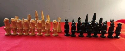 老式国际象棋套装,有趣的猴子手工雕刻木制 32 件,无棋盘  — 第 1/4 张图片