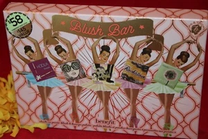 PALETA BENEFIT BLUSH BAR MEJILLAS 5 TONOS CON CEPILLO TOTALMENTE NUEVO EN CAJA AUTÉNTICO - Imagen 1 de 3