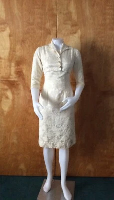 Vestido de cóctel vintage Wiggle con chaqueta brocado champán años 50 Foto 1 de 4