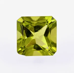 AAA Natural Peridot Square Shape Faceted Cut Loose Gemstone 1.75 Cts 7X7X4 mm - Picture 1 of 3