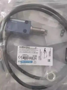 1pcs, Schneider, brand new original limit switch XCMN21F2L1, free shipping - Picture 1 of 3