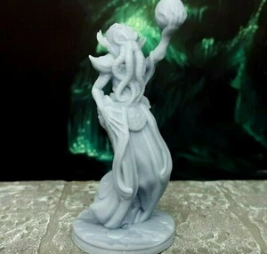 Levitating Mind Flayer Illithid Mini Miniature 28mm Figure D&D 3D Printed Resin - Picture 1 of 6
