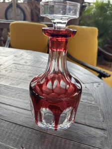 Kristall DEKANTER mit hellem Cranberry-Überfang und geschliffenem Dekor - Bild 1 von 4