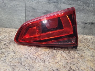 Luz trasera derecha pasajero Volkswagen Golf GTI 2015-2018 OEM 5GM945094A Foto 1 de 4