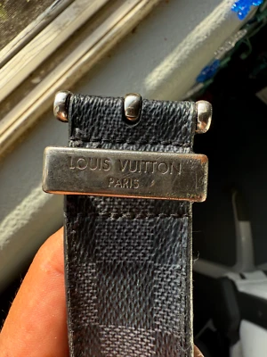 Cinturón usado Louis Vuitton Pont Neuf 35 mm M9402 95-38 excesivamente usado  Foto 1 de 4