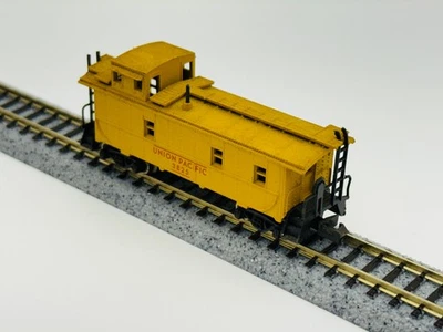 ATLAS #3562 N Scale 8 Window Cupola Offset Caboose Rolling Stock - Union Pacific - Image 1 of 3
