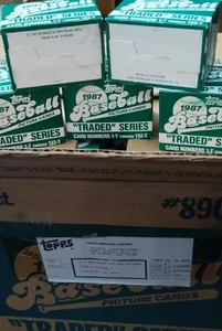 1987 TOPPS TRADED Baseball Factory Set + HOLOGRAMS + WRAPPED 132 CARDS MADDUX RC - Picture 1 of 3
