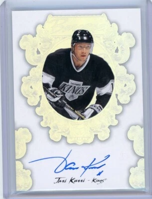 2023-24 Upper Deck The Cup Jari Kurri Auto #BQ-JK Kings Foto 1 de 2