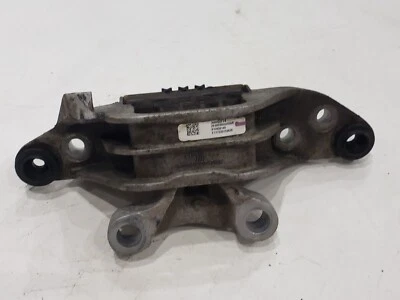2018 Chevrolet Cruze right passenger side engine mount 39096914 - Image 1 of 4