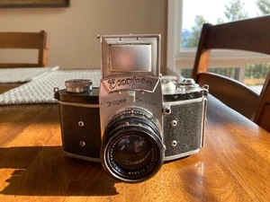 Exakta Ihagee Dresden w/Case Carl Zeiss Jena Biotar 58mm f2 Lens Red T Untested - Picture 1 of 15