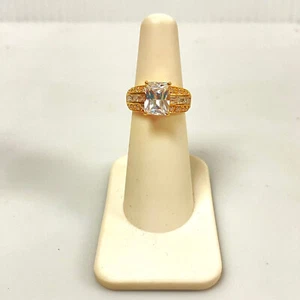 v094 Vintage 14K Yellow Gold Cubic Zirconia Stone Band Ring Size 5 - Picture 1 of 7