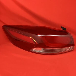 Lámpara de luz trasera exterior del lado izquierdo del conductor / Hyundai Elantra 2018-2019 / izquierda / defectos - Imagen 1 de 23