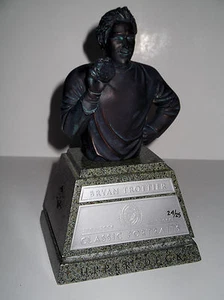 2003-04 UD Classic Portraits BRYAN TROTTIER rara figura busto bronzo SP HOF #/25 - Foto 1 di 3