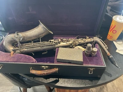 Saxofón alto tono bajo plateado Buescher Elkhart True Tone #255027 Foto 1 de 4
