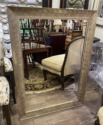 Espejo de piso con acabado sintético Ethan Allen Foto 1 de 4