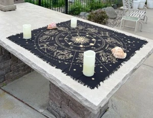 Paño de altar tarot brujería mantel cubierta decoración de pared arte de pared 24” X 24” - Imagen 1 de 10