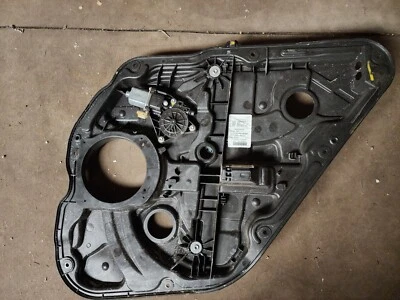 2015-2017 KIA K900 LUXURY REAR RIGHT PASS DOOR WINDOW REGULATOR OEM LOT2438 - Image 1 of 4