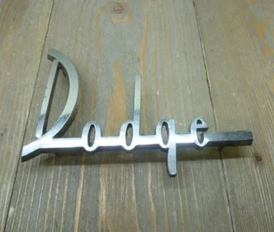 Dodge Dart Phoenix 1960 capó emblema sedán cupé convertible usado Foto 1 de 4