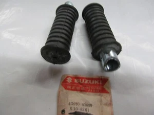 Set Di Pedali Per Guidatore NOS SUZUKI K15 K15P 43610-03000 - Foto 1 di 2