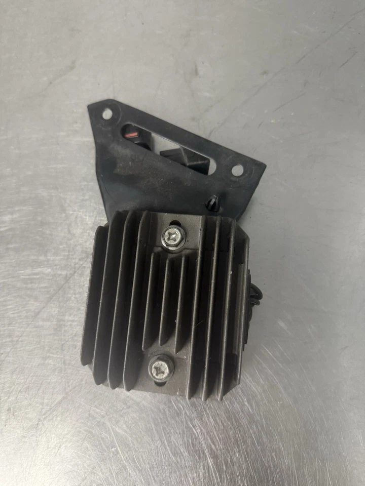 2007 2008 SUZUKI GSXR 1000 RECTIFIER VOLTAGE RECTIFIER REGULATOR BRACKET OEM - Image 1 of 4
