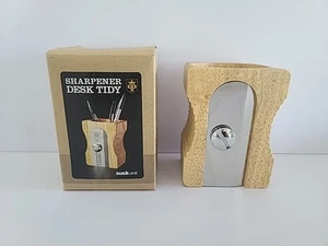 Neuheit Stift Topf Halter Schreibtisch ordentlich, Holz Bleistiftspitzer - Saugen UK - US-Verkäufer - Bild 1 von 7