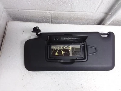 Черный пластиковый солнцезащитный козырек с подсветкой зеркала для левой стороны водителя 2017 MERCEDES-BENZ C43 - Изображение 1 из 4