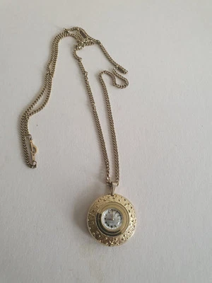 Reloj Colgante Mecánico Vintage Avia Incabloc 17 Joyas NO Funciona Actualmente Foto 1 de 3