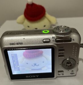 Sony Cyber-Shot DSC-S700 7.2MP Digital Camera w/Wrist Strap - Tested WORKS