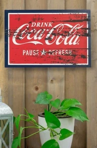 Transpac Drink Coca Cola Rosso Bianco 17,5 x 11,6 MDF Insegna da parete decorativa da appendere - Foto 1 di 5