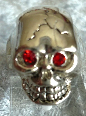 großer TOTENKOPF Folklore Schmuck Ring Tibet Silber + STRASS rot Gr. 21 NEU #1 - Bild 1 von 3