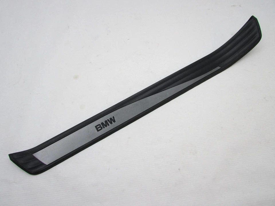 BMW 525XI 2006 puerta delantera derecha umbral rasguño moldura 51477034303 OEM 06 07 08 09 10 Foto 1 de 4