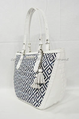 Bolso de Mano/Hombro Brahmin Pequeño Willa Nuevo con Etiquetas en Denim Royal Palm. Blanco y Azul Foto 1 de 4