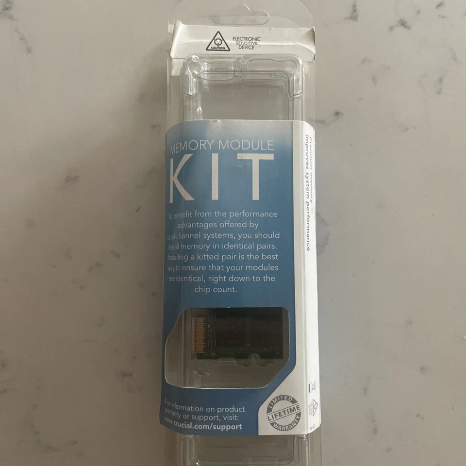 Hynix PC2-5300 2 GB SDRAM 667 MHz DDR2 Memory (HYMP512S64CP8-Y5 AB) - Image 1 of 4