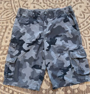 NEW Urban Pipeline Mens Gray Camo Cargo Shorts Langen Length 12.5 Inseam Shorts - Image 1 of 4