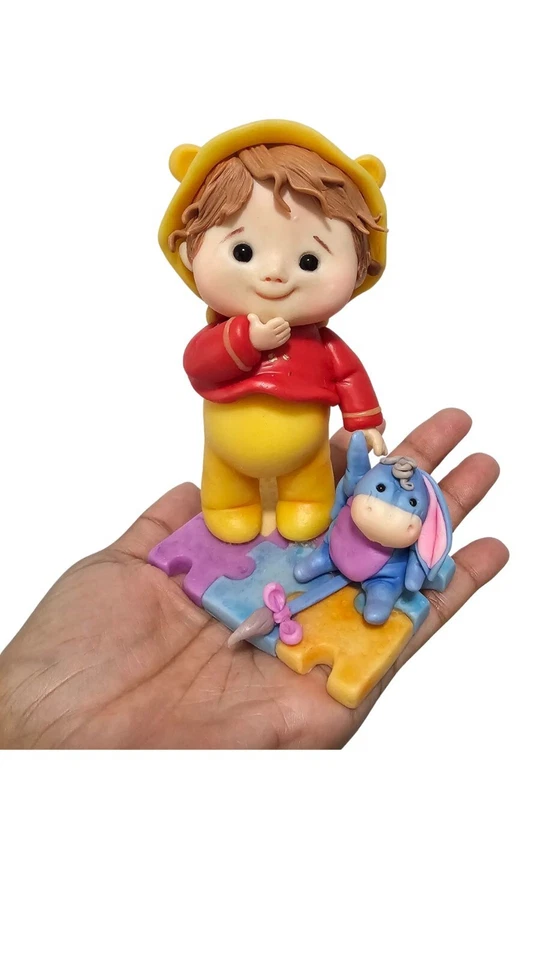 Winnie Poo con Baby Igor/Baby Shower o adorno de pastel coleccionable bebé  Foto 1 de 4