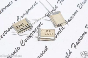 2pcs - TEW 30.625 MHZ Quartz Crystal Resonator / XTAL - Picture 1 of 2