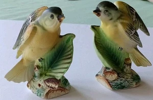 Vintage 1950's Orioles Salt and Pepper Shaker Set Grannycore Never Used - Picture 1 of 12