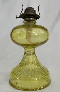 Vintage EAGLE P&A Danbury- Yellow Stained Glass Pedestal Oil Lamp - Picture 1 of 10