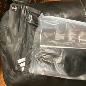New Adidas Youth Small Sock Shin Guards Black White Soccer Football - Picture 1 of 2