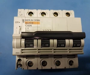 Magnetotérmico tetrapolar MERLIN GERIN multi9 C60N C16A 400v contacto auxiliar - Imagen 1 de 2