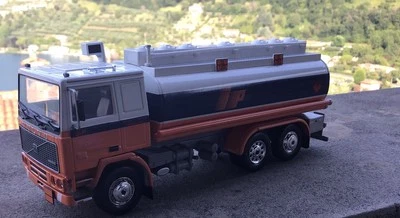 Camion d'epoca Vintage Model Truck Volvo F12 Cisterna IP Italia Die Cast 1/43 - Immagine 1 di 4